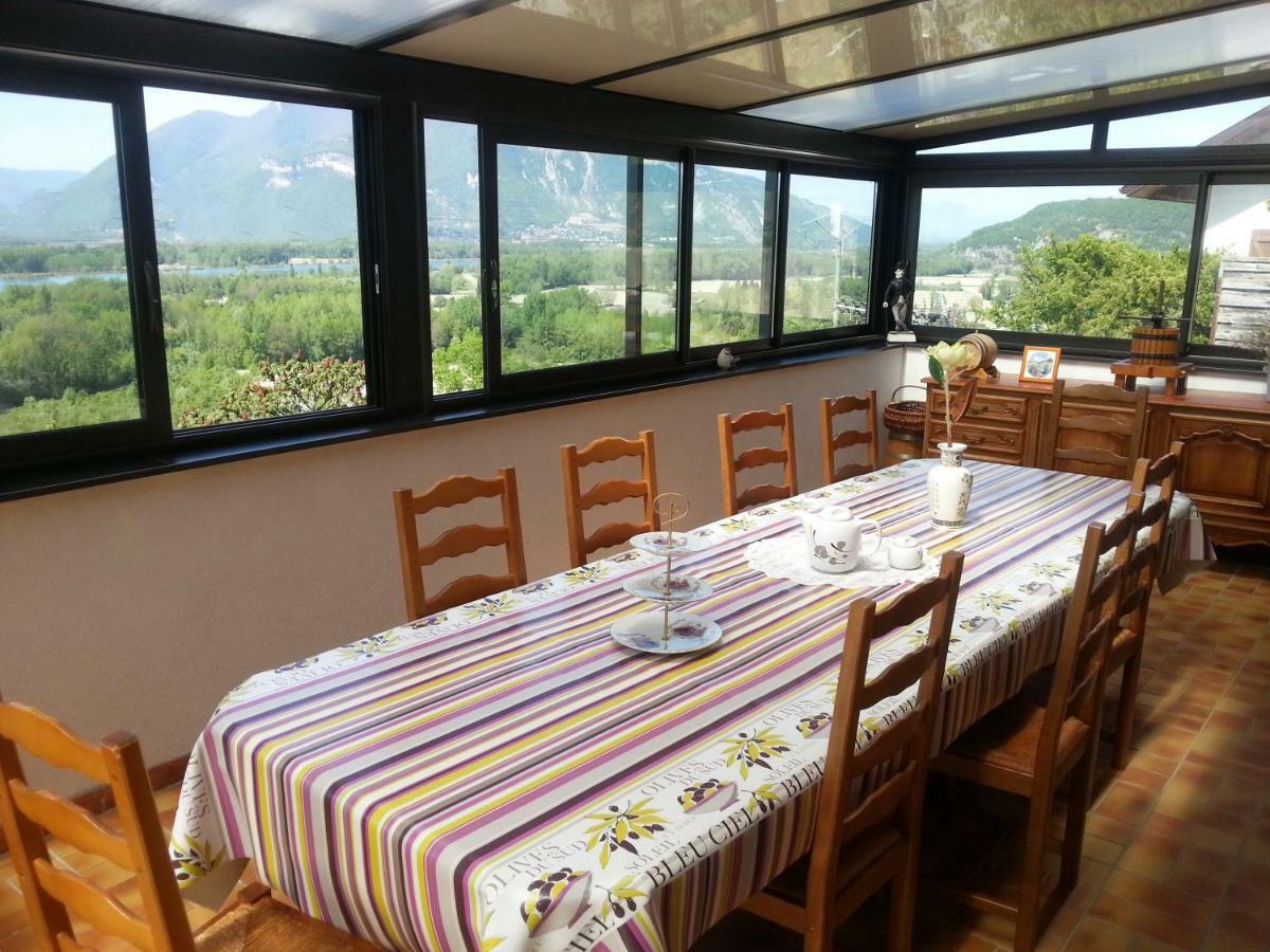 Le Belvue Bed & Breakfast Шана Екстериор снимка