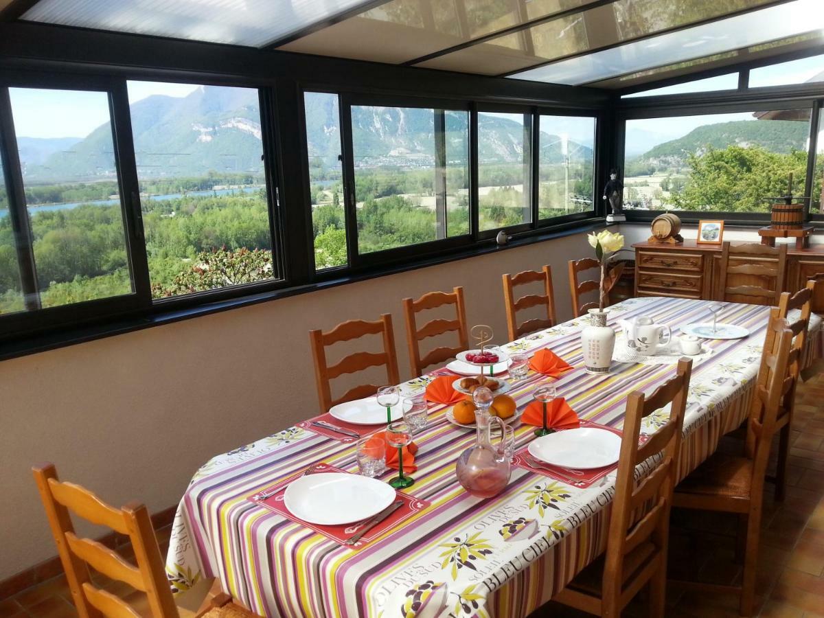 Le Belvue Bed & Breakfast Шана Екстериор снимка